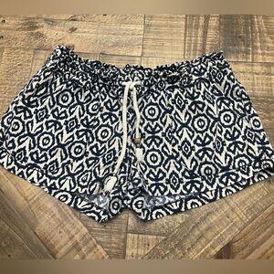 Kiss & Cry linen blend shorts